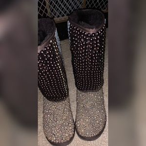 Custom ugg boots sz. 6 women’s only worn twice.